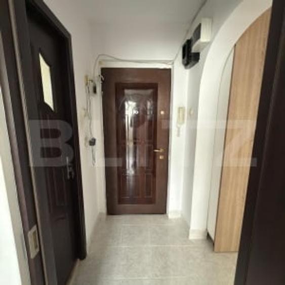 Apartament cu 2 camere semidecomandat, mobilat în Vest
