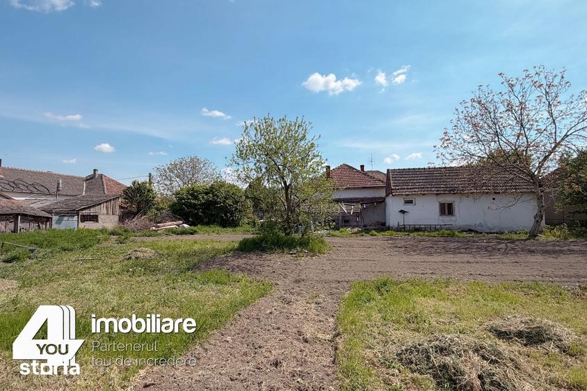 Casă cu 3 camere cu Teren 2114 Mp în Central