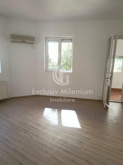 Casă individuală cu 5 camere cu Canalizare în Barbu Văcărescu