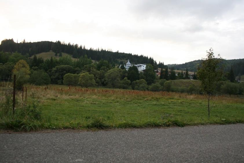 Teren intravilan de 13841 mp, în Valea Putnei