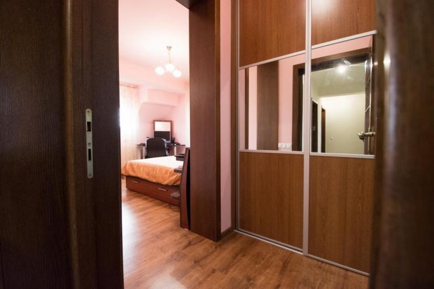 Casă individuală cu 4 camere cu Piscina în Bucov