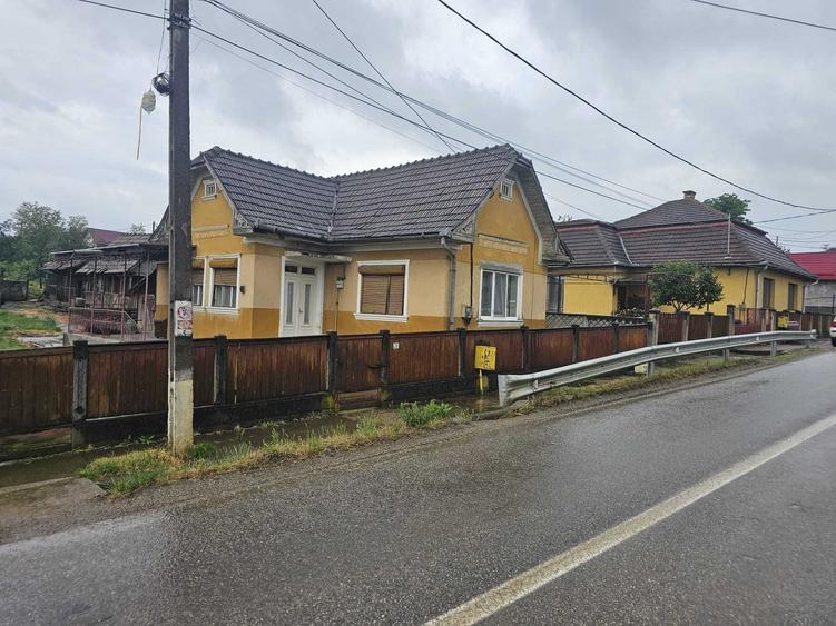 Casă cu 3 camere în Tritenii de Jos