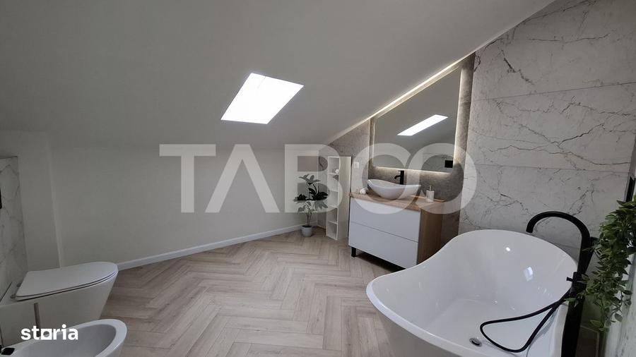 Apartament cu 4 camere decomandat în Cristian