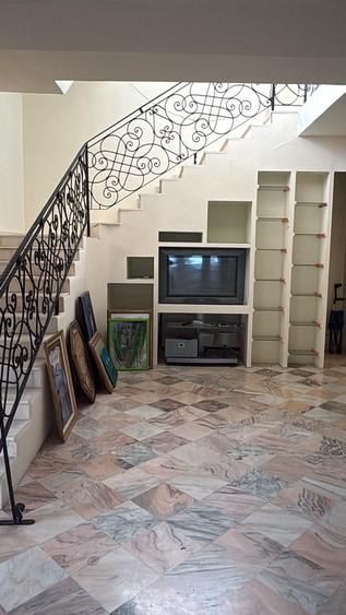 Casă individuală cu 9 camere cu Teren 2500 Mp în Pipera