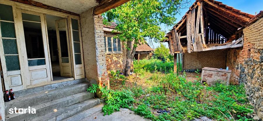 Casă cu 3 camere cu Teren 569 Mp în Bănia