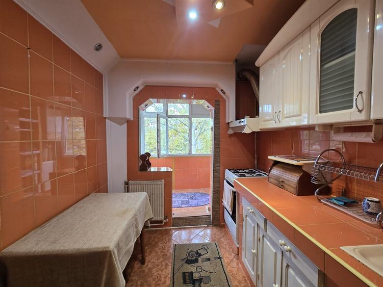 Apartament cu 3 camere decomandat în Vidin-Progresul