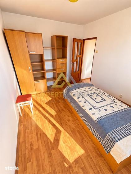 Apartament cu 2 camere semidecomandat în Traian