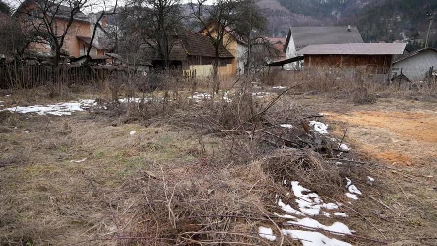 Teren de 564 mp, în Dragoslavele