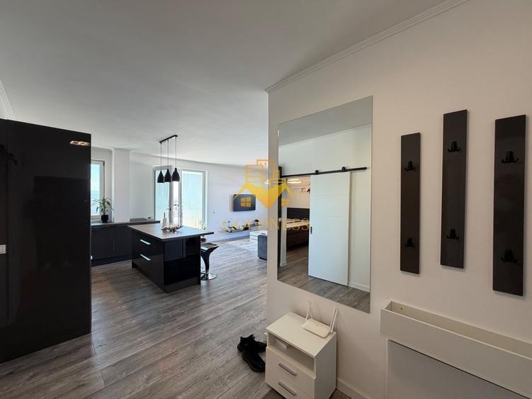 Apartament cu 3 camere semidecomandat în Central