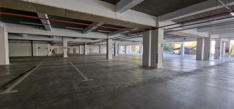 Spațiu comercial, de 1,500 mp, în Central