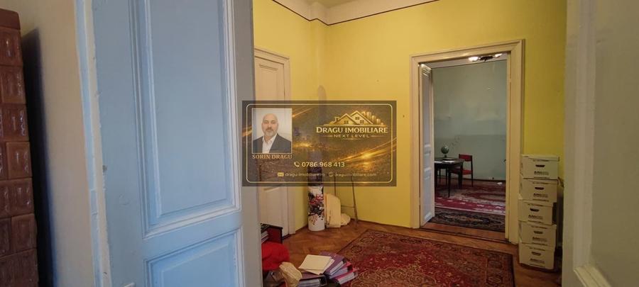 Spațiu comercial, de 300 mp, în Central
