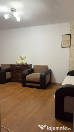 Apartament cu 3 camere decomandat în Dorobanți