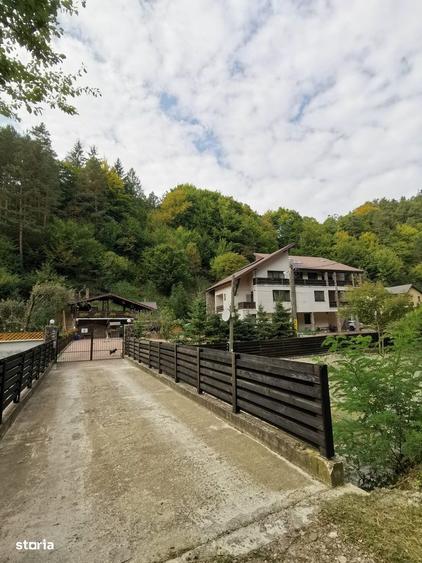 Pensiune de vis la marginea orasului Piatra Neamt - 1