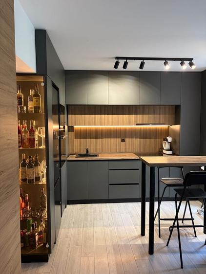 Apartament cu 3 camere decomandat în Drumul Taberei