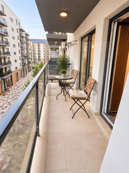 Apartament cu 2 camere semidecomandat, mobilat în Sud
