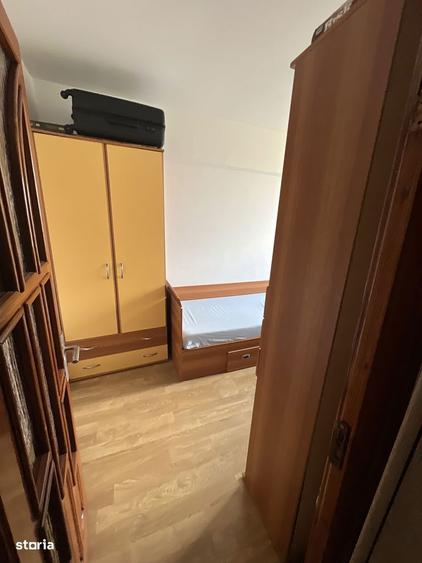 Apartament cu 3 camere semidecomandat în Țiglina 1