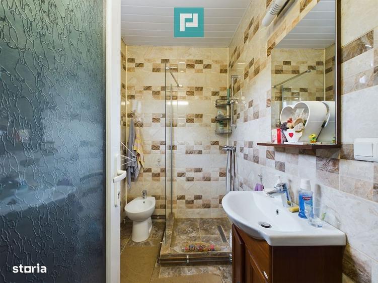Casă cu 4 camere cu Canalizare în Central