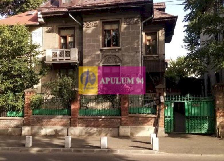 Apartament cu 7 camere decomandat, mobilat în Plevnei