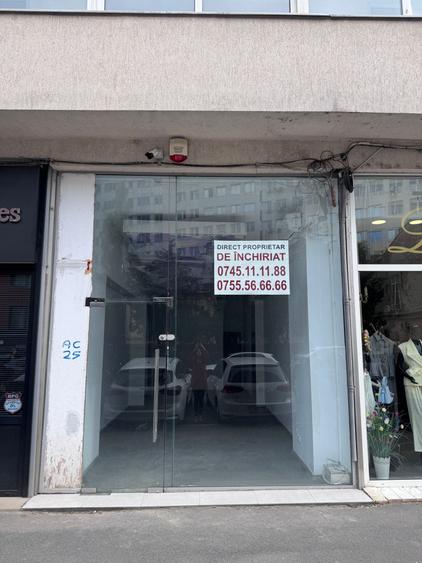 Spațiu comercial, de 41.639999389648 mp, în Central