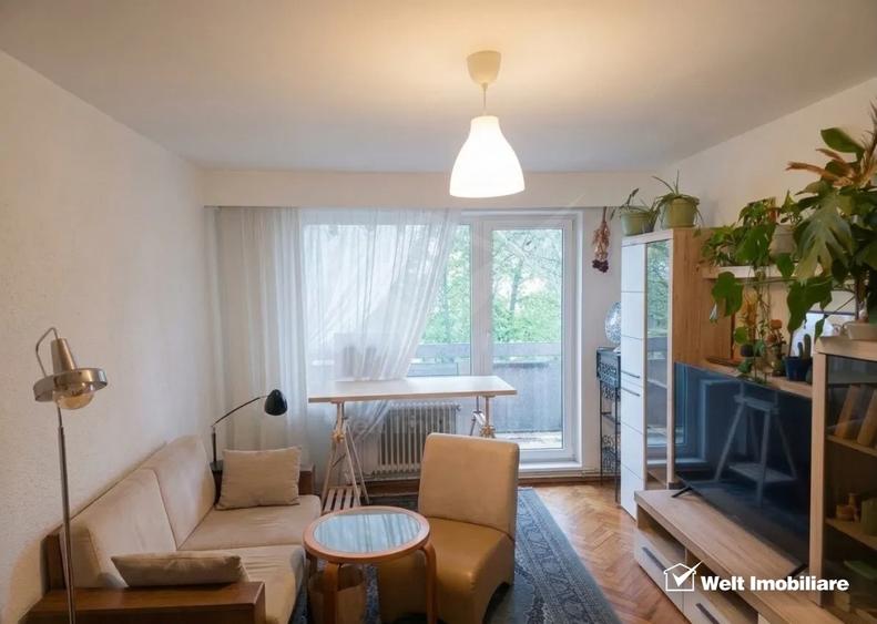 Apartament cu 3 camere semidecomandat, mobilat în Gheorgheni