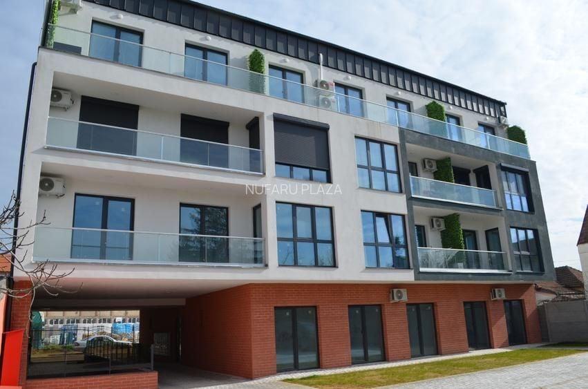 Apartament cu 3 camere semidecomandat în Nufărul