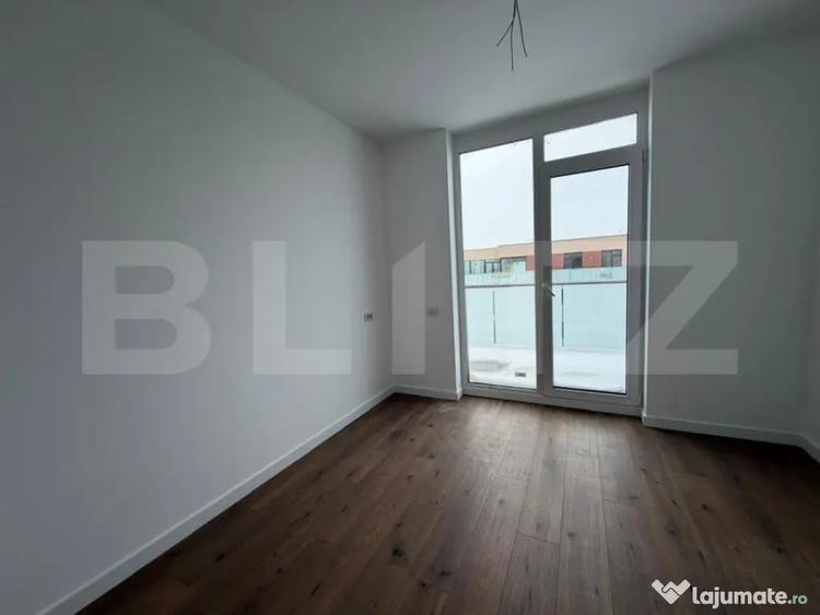 Apartament cu 4 camere semidecomandat în Torontalului