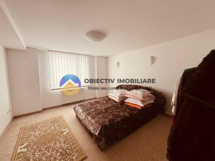 Casă individuală cu 6 camere cu Teren 3683 Mp în Agapia