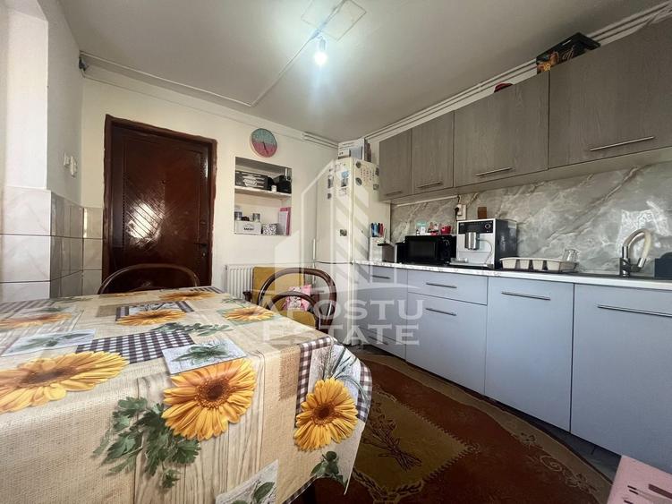 Casă individuală cu 4 camere cu Canalizare în Felnac