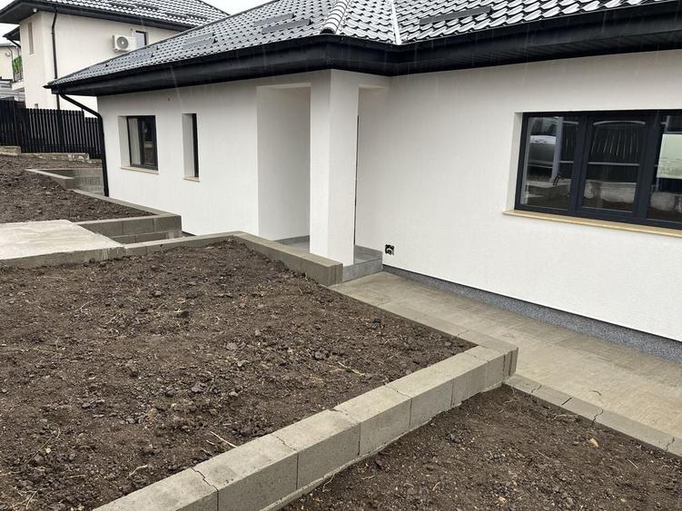 Casă cu 4 camere în Valea Lupului