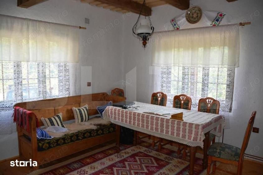 Casă cu 6 camere cu Teren 500 Mp în Iara