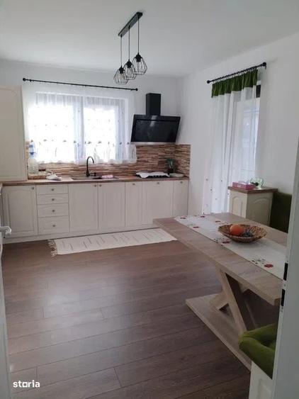 Casă cu 4 camere în Balotești