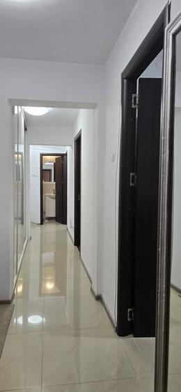 Apartament cu 3 camere decomandat, mobilat în Ultracentral