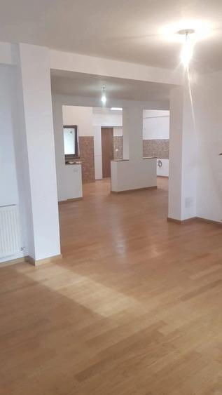Apartament cu 4 camere decomandat în Chișoda