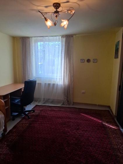 Casă cu 2 camere cu Canalizare în Central