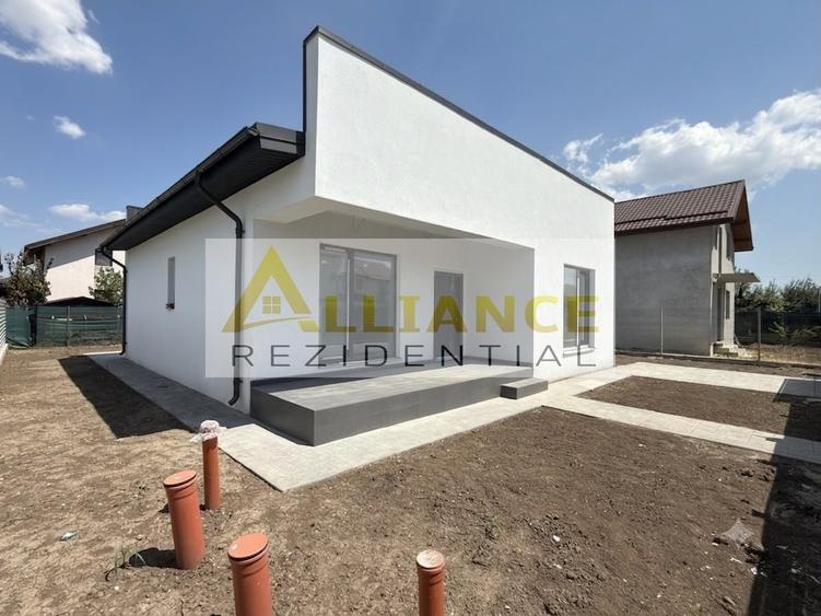 Casă individuală cu 4 camere decomandat cu Canalizare în Berceni