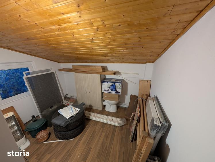 Casă cu 5 camere cu Teren 2100 Mp în Stoenești