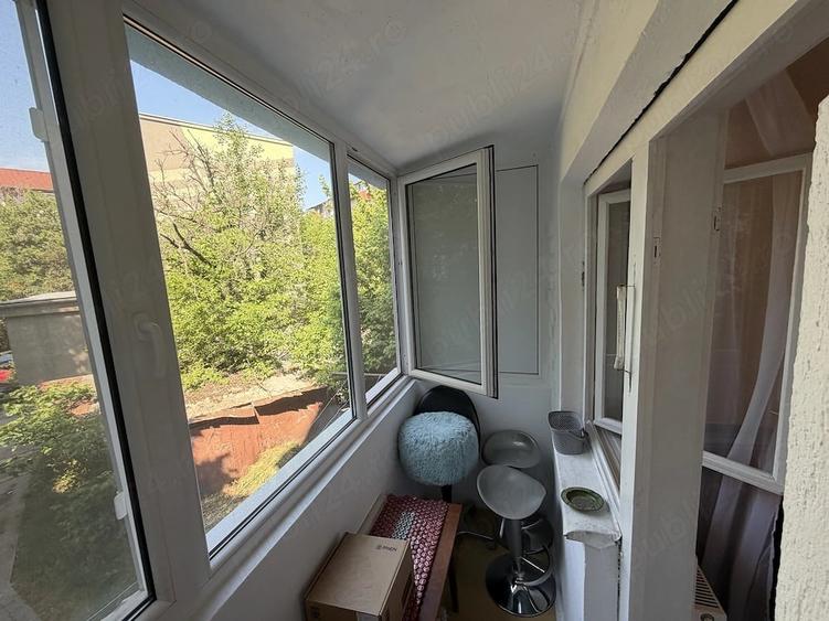 Apartament cu 3 camere semidecomandat în Exterior Vest