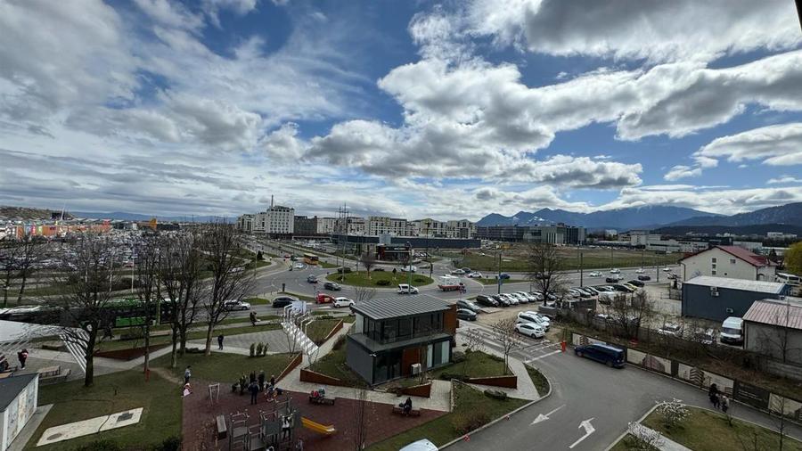 Apartament cu 2 camere decomandat, mobilat în Tractorul