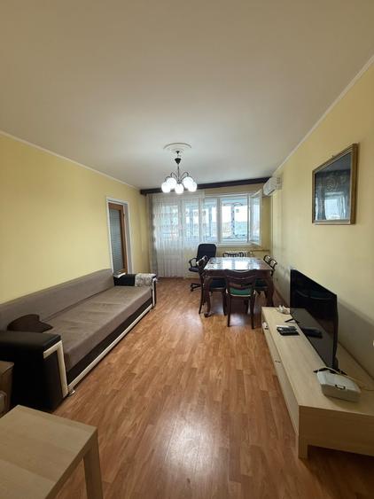 Apartament cu 3 camere decomandat în Colentina
