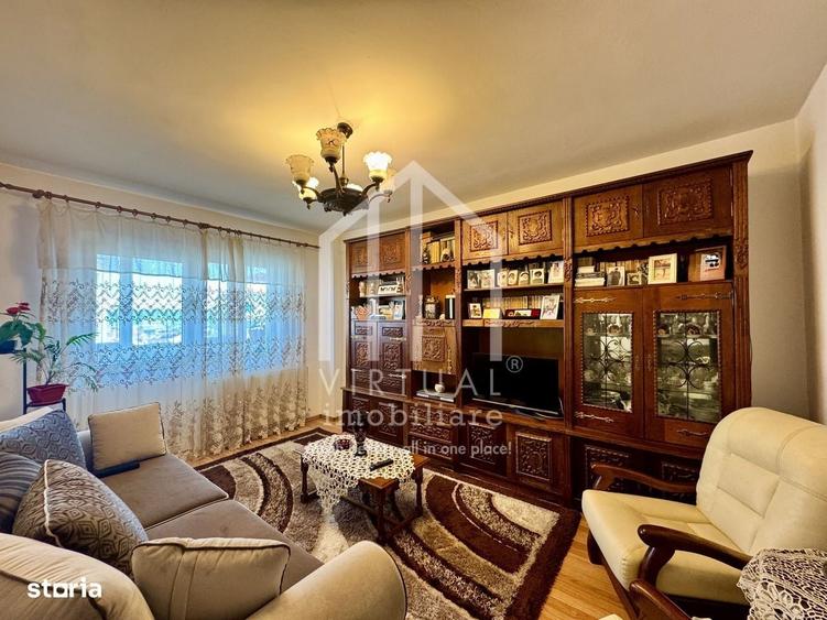 Apartament cu 4 camere decomandat în Est