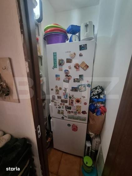 Apartament cu 3 camere semidecomandat, mobilat în Craiovița Nouă