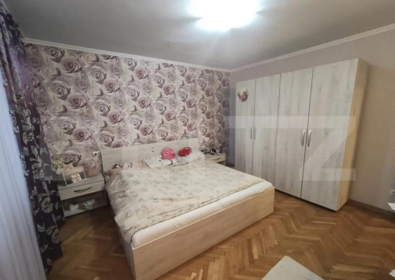Apartament cu 4 camere decomandat în Decebal