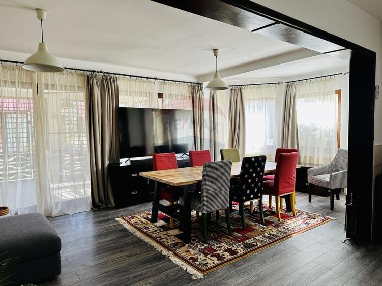 Duplex cu 5 camere cu Teren 180 Mp în Sud