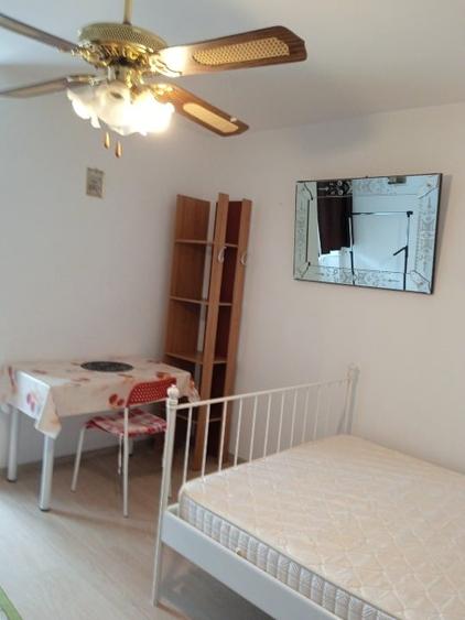 Garsonieră decomandată în Drumul Taberei