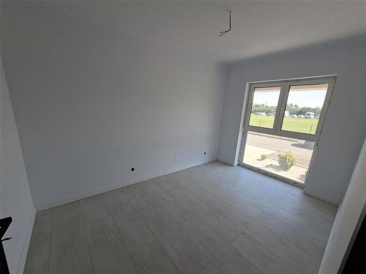 Vanzare apartament 4 camere de LUX bloc nou zona VIVO Floresti - 6