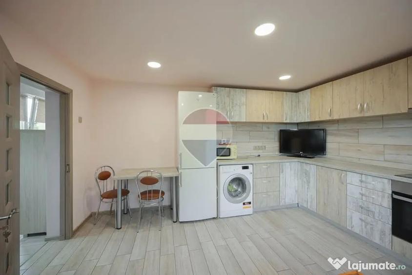 Casă cu 3 camere cu Teren 8788 Mp în Forosig