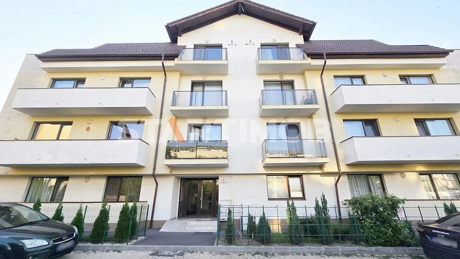 Apartament cu 3 camere decomandat în Tractorul