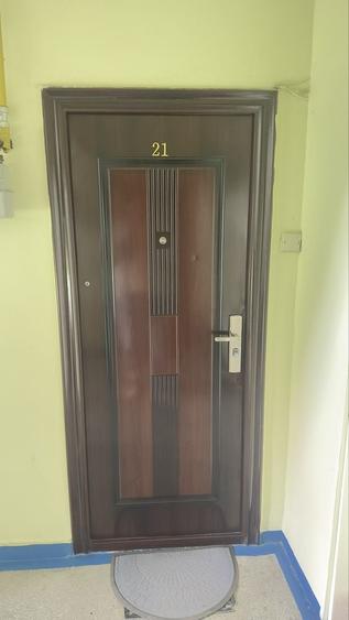 Apartament cu 4 camere decomandat în Petros