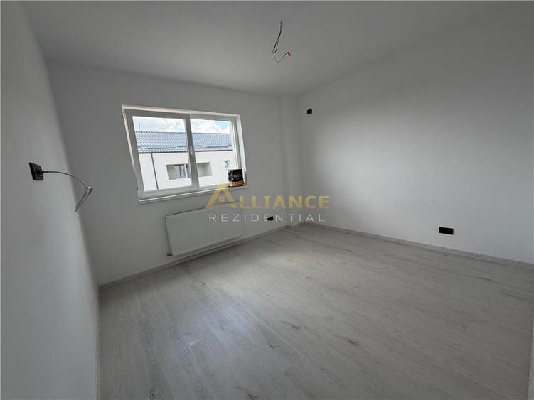 Apartament cu 3 camere decomandat în Metalurgiei