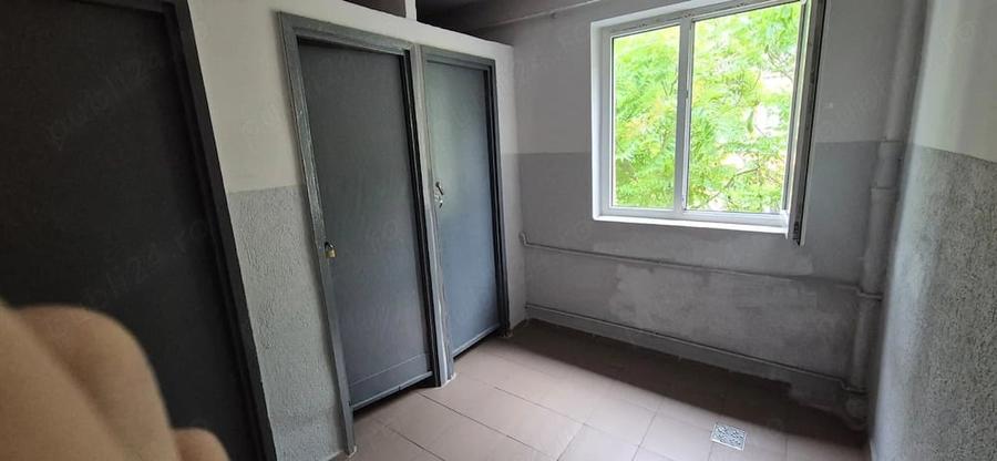 Proprietar vand garsoniera zona UMT - 7